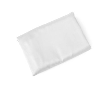 Beyaz arka planda, temiz ipeksi çarşaflar, üst manzara.