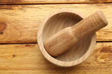 Havan topu ve tokmak ahşap masa, üst manzara