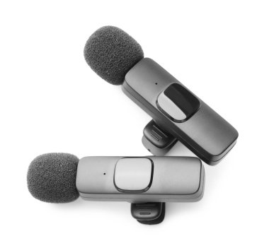 Lavalier mikrofonları beyaz, üst görünümde izole