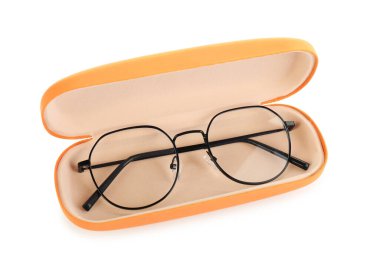 Beyaz gözlüklü, gözlüklü, gözlüklü.