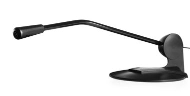 Beyaz arka planda bir mikrofon. Profesyonel ses ekipmanları