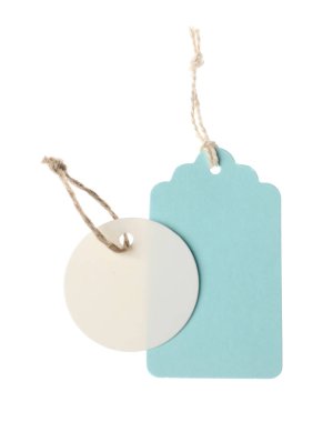 Beyaz üzerinde izole edilmiş dizgileri olan boş etiketler