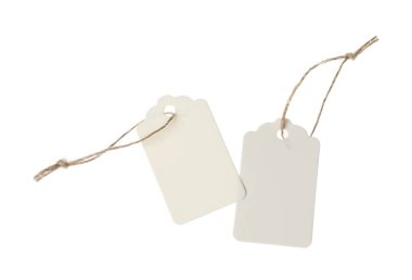 Beyaz üzerinde izole edilmiş dizgileri olan boş etiketler