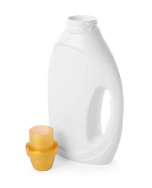 Beyaz üzerine izole edilmiş bir şişe yumuşatıcı.