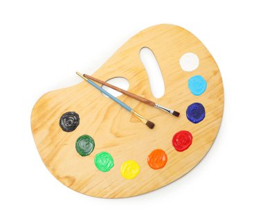 Beyaz renkte ve fırçalı ahşap palet, üst manzara.