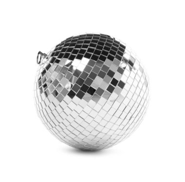 Parlak bir disko topu beyaza izole edilmiş.