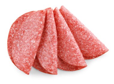 Lezzetli tütsülenmiş sosis dilimleri beyaz, üst manzara