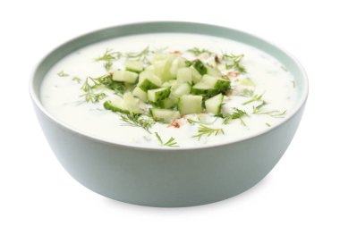 Lezzetli salatalık çorbası, dereotlu ve fındıklı.