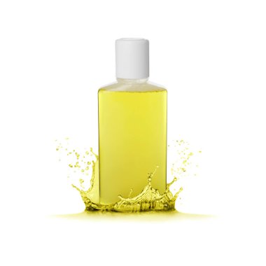 Şişedeki gargara ve beyaza izole edilmiş damlalar.