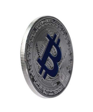 Kripto para birimi. Beyaz üzerine izole edilmiş gümüş bir bitcoin