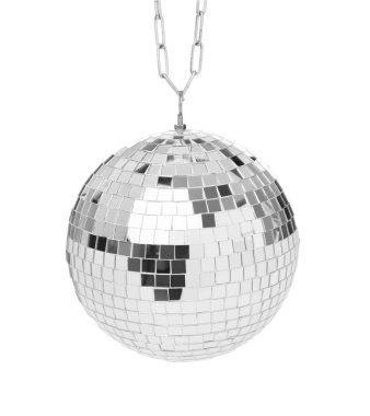 Parlak bir disko topu beyaza izole edilmiş.