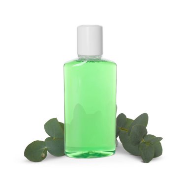 Ağız gargarası ve okaliptüs dalları beyaza izole edilmiş.