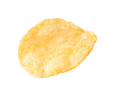 Beyaza izole edilmiş lezzetli bir patates cipsi.