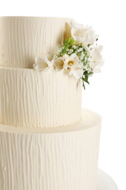 Beyaz desenli nefis düğün pastası.