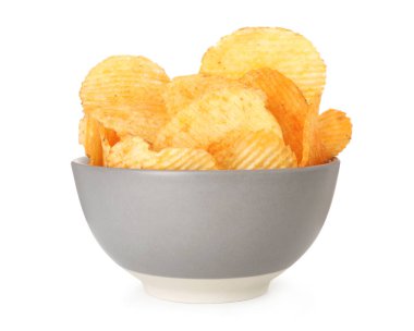 beyaz izole kase lezzetli patates cipsi