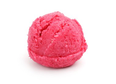 Beyaz arka planda bir kepçe lezzetli dondurma.