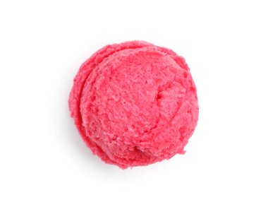 Beyaz arka planda bir kepçe leziz dondurma.