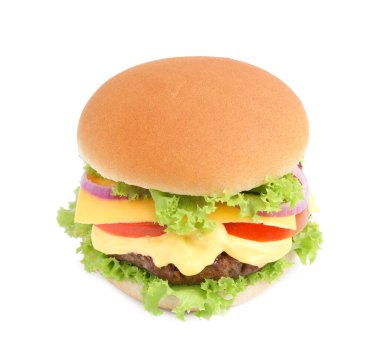 Lezzetli bir cheeseburger, beyaz üzerine izole edilmiş.