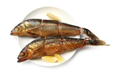 Limon dilimli nefis tütsülenmiş ringa balıkları.