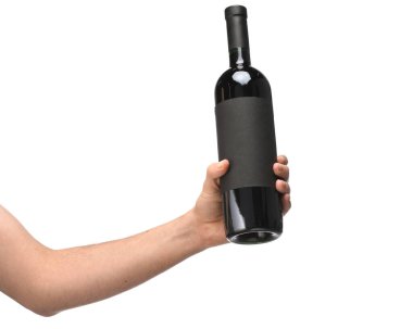 Beyaz arka planda lüks şarap şişesi tutan adam. Tasarım için model