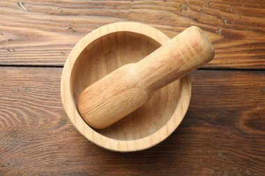 Havan topu ve tokmak ahşap masa, üst manzara