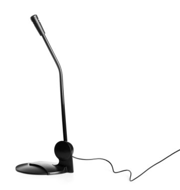 Beyaz arka planda bir mikrofon. Profesyonel ses ekipmanları