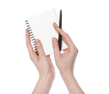 Beyaz arkaplanda kalem ve defter olan kadın, yakın plan