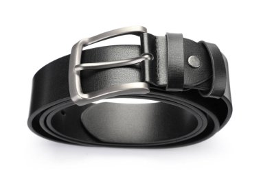 Bir siyah deri kemer beyaza izole edilmiş, manzaranın üstünde.