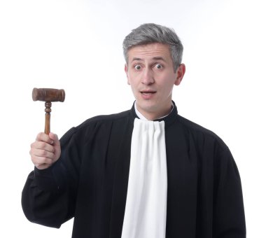 Beyaz arka planda tokmağı olan duygusal yargıç.