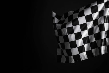 Siyah arkaplanda bir yarış bayrağı, metin için boşluk