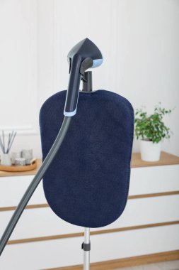 Evdeki modern dik buhar sistemi, yakın çekim