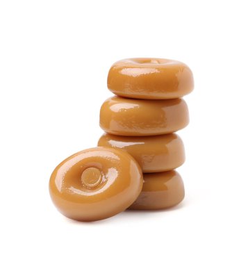 Beyaz üzerine izole edilmiş lezzetli sert şekerleme.