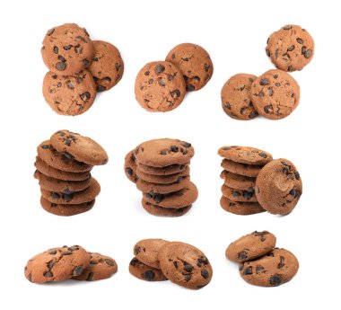 Beyaza izole edilmiş çikolatalı kurabiyeler, kolaj.