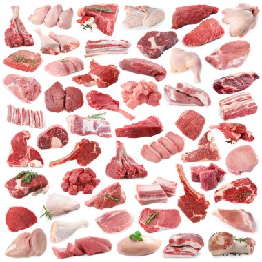 Farklı türde taze et, beyaza izole edilmiş, kolaj. Biftek, domuz, tavuk ve dana eti.