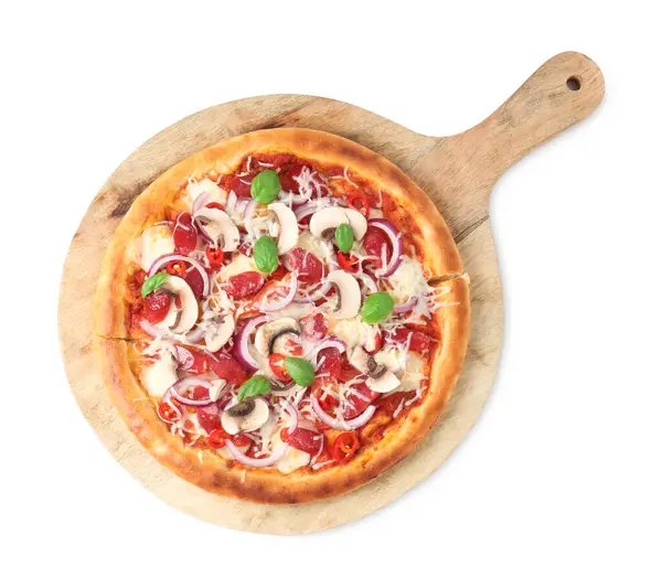 Tütsülenmiş sosis ve mantarlı leziz pizza.