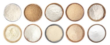 Beyazlar üzerine izole edilmiş farklı tipte un. Üst görünüm