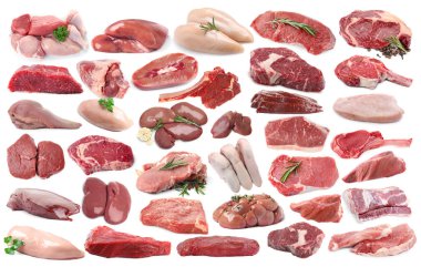 Beyaz arka planda taze çiğ et ürünleri, kolaj