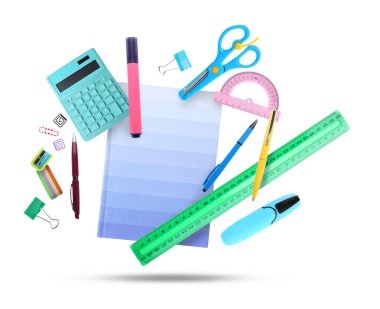 Kalemler ve beyaz zemin üzerindeki diğer farklı kırtasiyeler