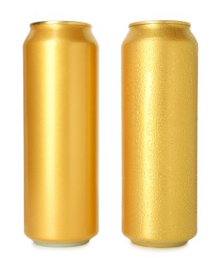 İki boş teneke kutu beyaza izole edilmiş.