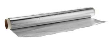Alüminyum folyo üzerinde beyaz izole rulo
