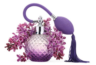 Bir şişe lüks parfüm ve beyaza ayrılmış leylak çiçekleri.