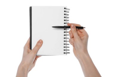 Beyaz arkaplanda kalem ve defter olan kadın, yakın plan