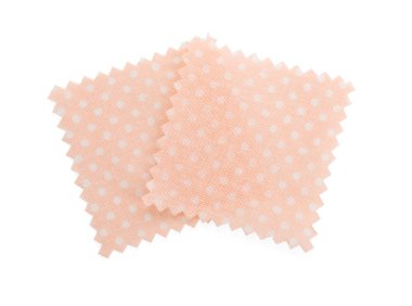 Puantiyeli kumaş örnekleri beyaz, üst görünümde izole