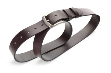 Bir kahverengi deri kemer beyaza izole edilmiş.