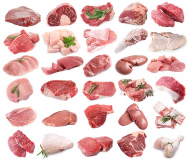 Beyaz arka planda taze çiğ et ürünleri, kolaj