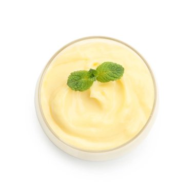 Üstten bakınca nane aromalı vanilyalı puding.