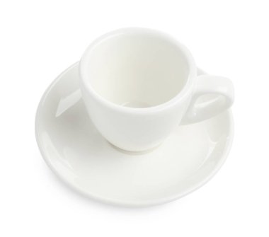 Boş kahve fincanı ve beyaz tabağı.