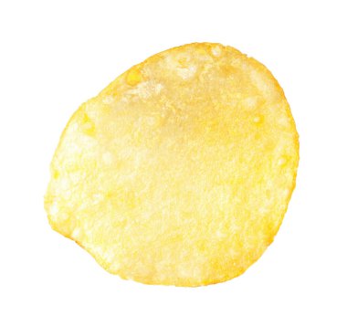 Beyaza izole edilmiş lezzetli bir patates cipsi.