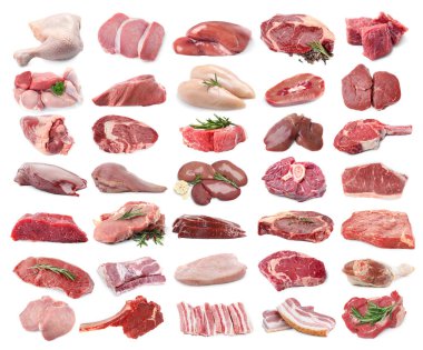 Beyaz arka planda taze çiğ et ürünleri, kolaj