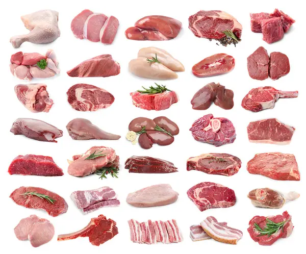Beyaz arka planda taze çiğ et ürünleri, kolaj